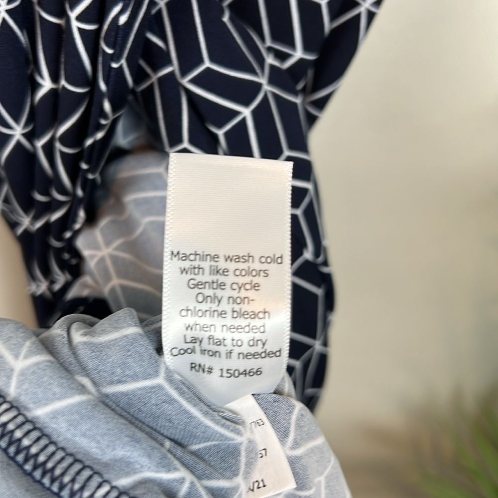 NWT 41 Hawthorn Kaitlyn Wrap Dress Navy 2X Geometric - Picture 11 of 11